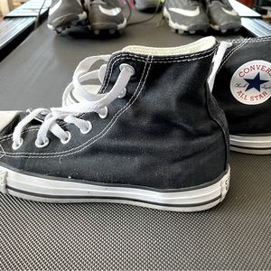 Converse high tops black worn 2 months daughter grew out of